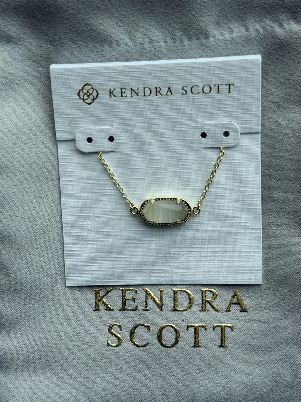 Kendra Scott white pendant bracelet